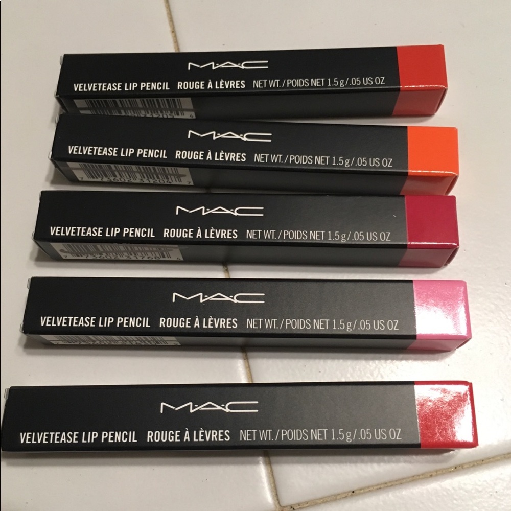 MAC Velvetease Lip Color Pencil - NIB